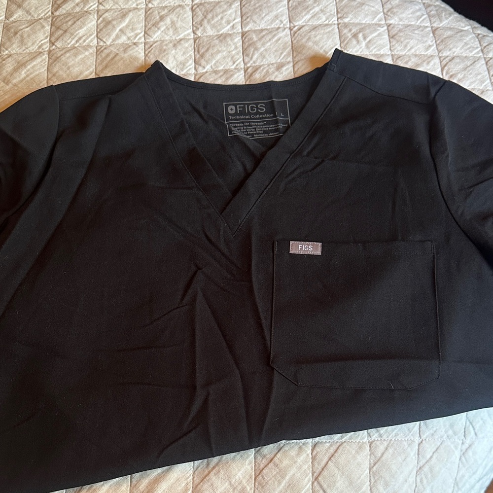 Figs Classic Black V-Neck Scrub Top